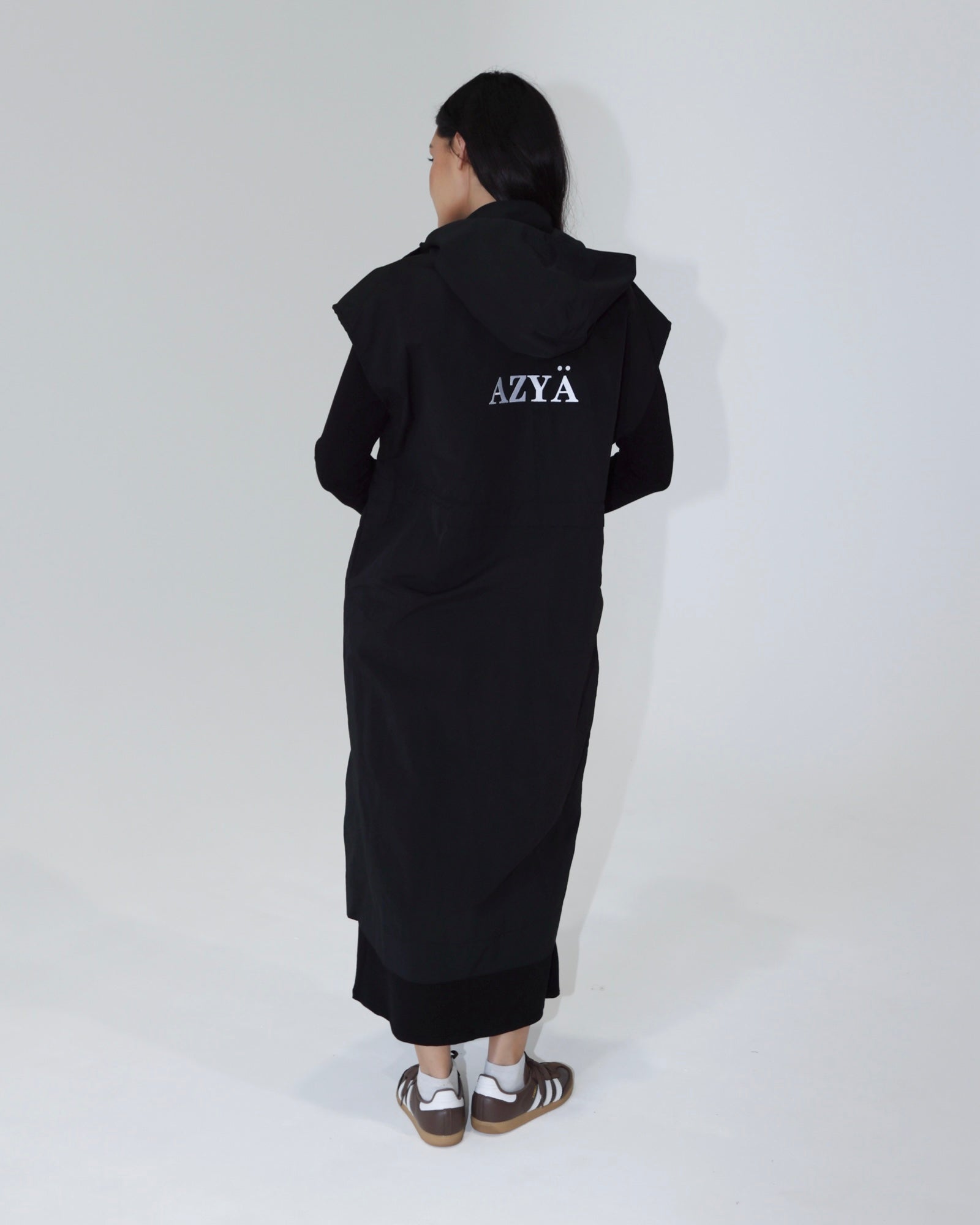 The 502 Maxi Spray Vest // Black