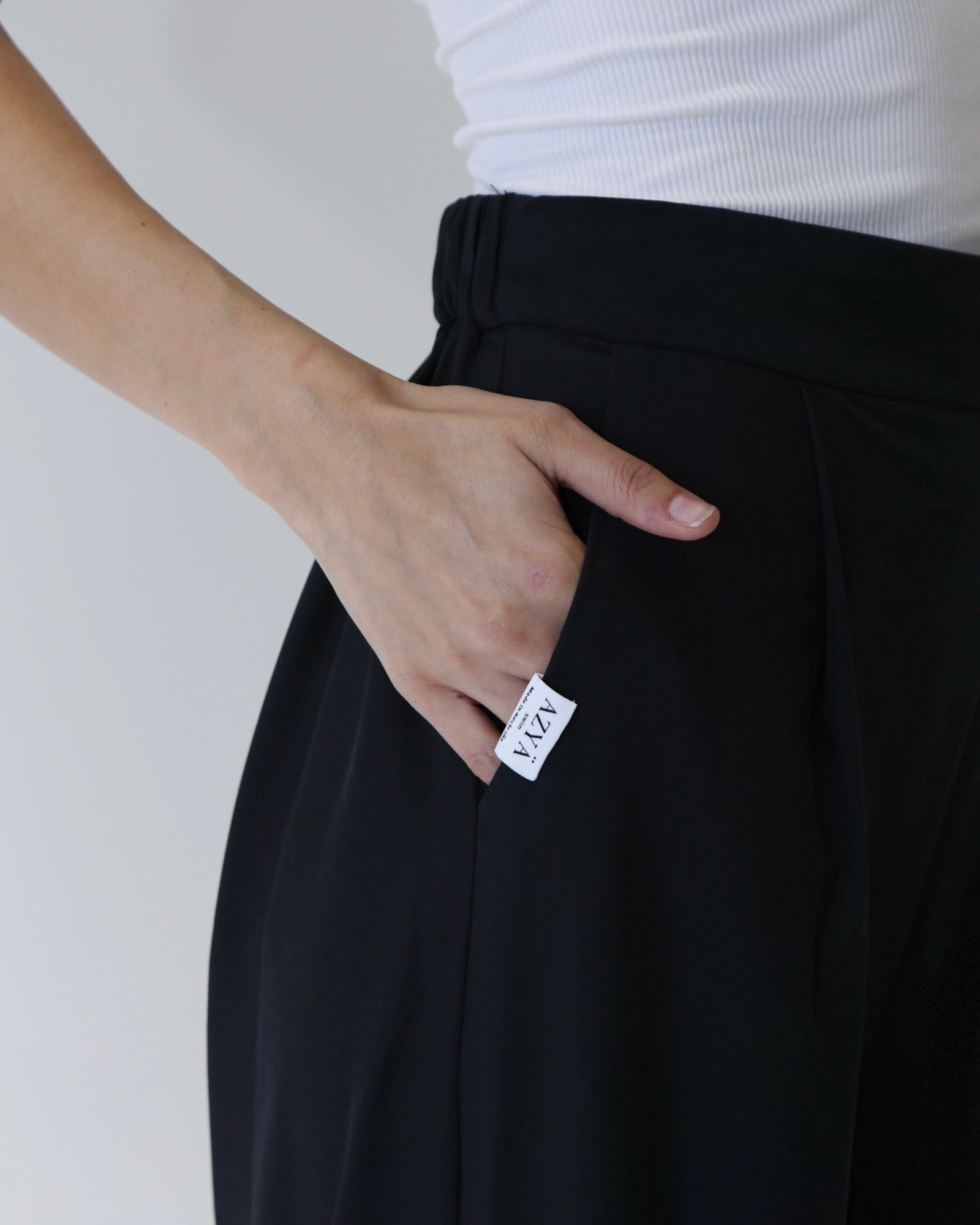 The 204 Wide-Leg Trousers // Black