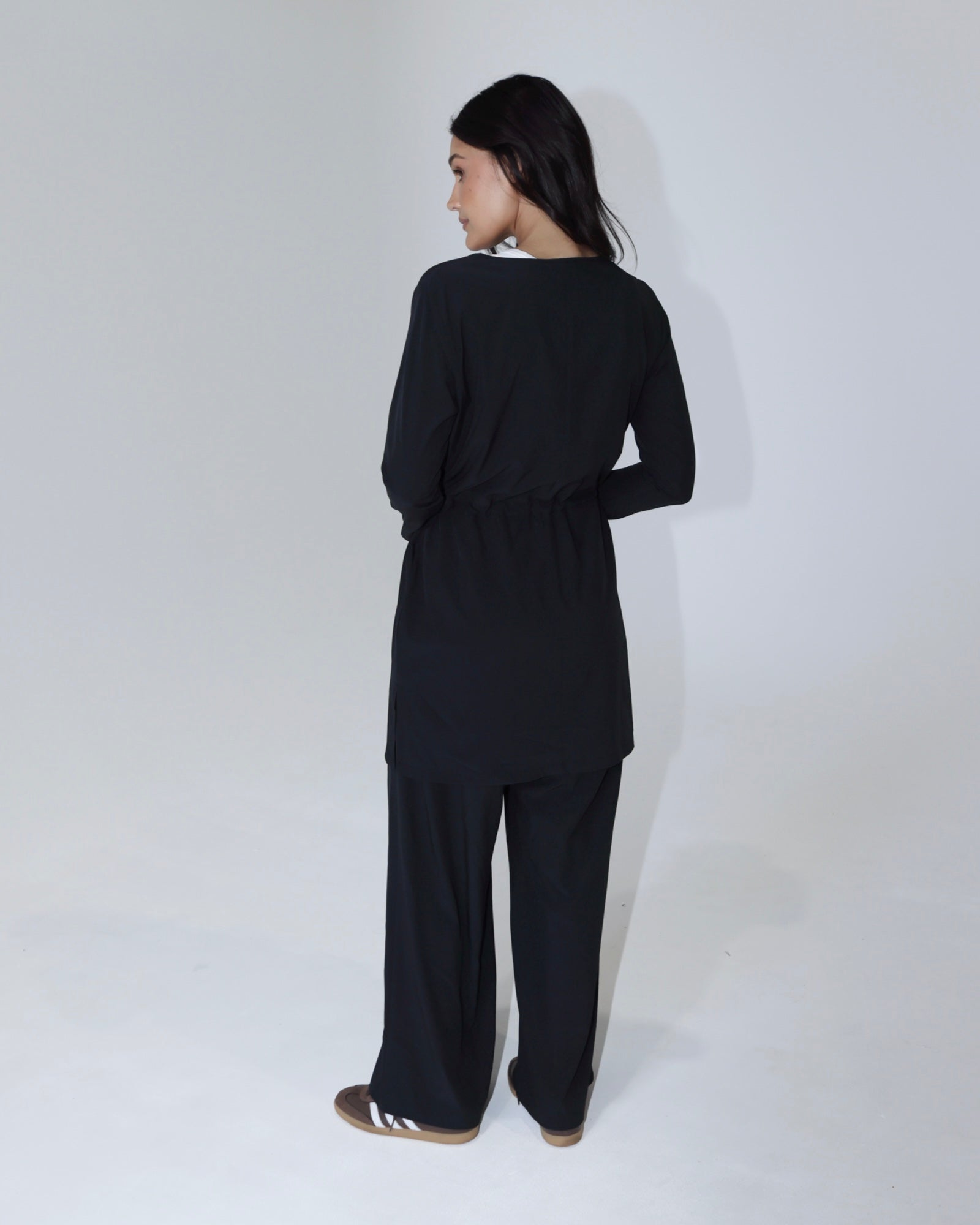 The 203 Spray Pullover // Black