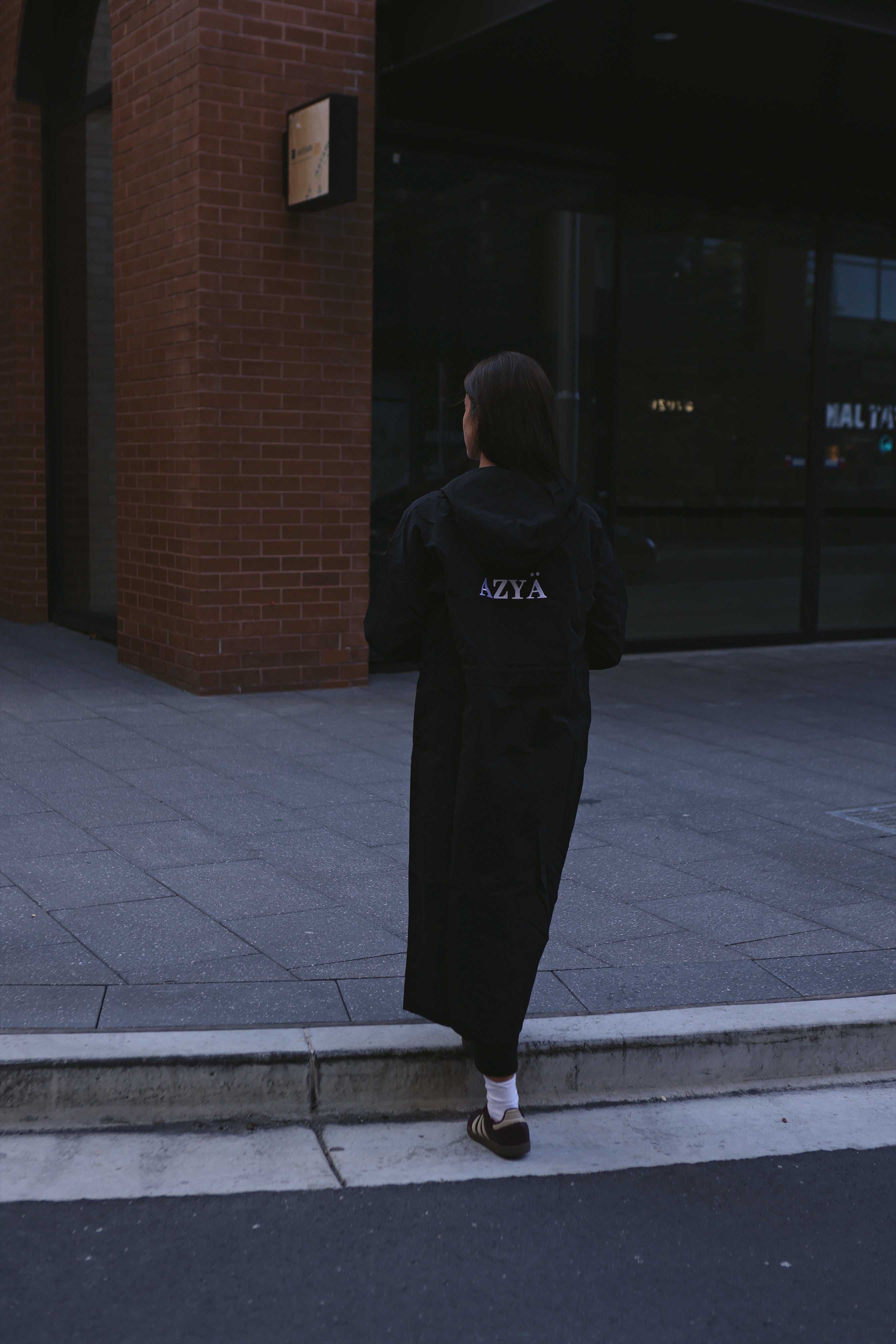 The 502 Maxi Spray Jacket // Black